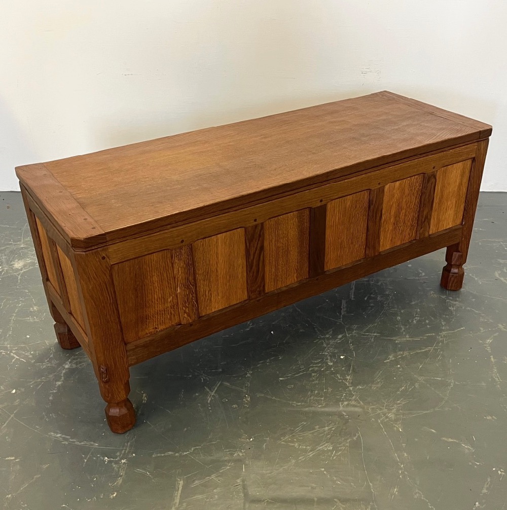 robert-mouseman-thompson-oak-blanket-chest