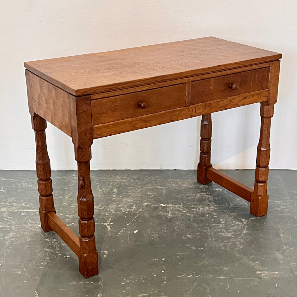 rober-mouseman-thompson-oak-hall-side-table-desk