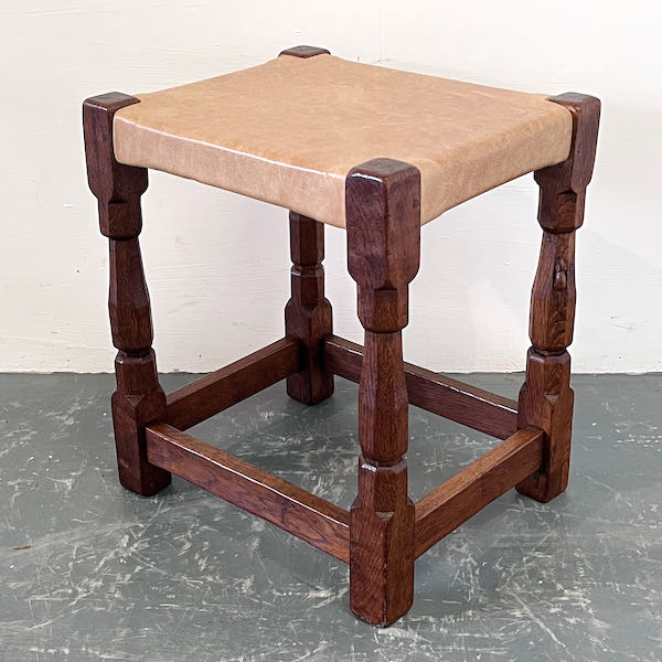 robert-mouseman-thompson-oak-dressing-stool