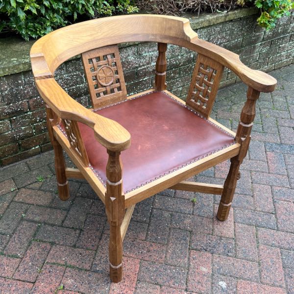 robert mouseman thompson oak monks chair