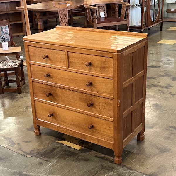 robert thompson mouseman chest of drawers